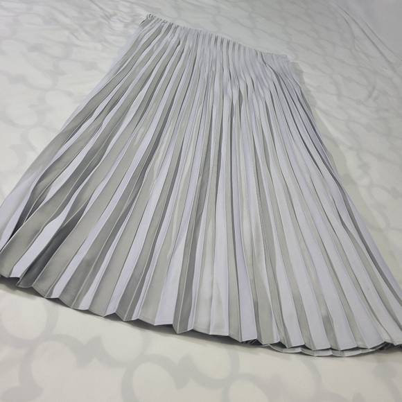 J. Crew Midi Marcia Pleated Silver Skirt NWT Size Med - Picture 6 of 12